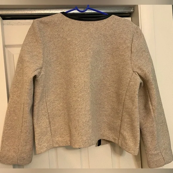 Banana Republic Cream Jacket with Black Accent - Picture 2 of 10